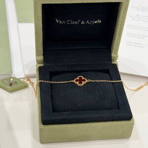 Van Cleef & Arpels Sweet Alhambra Bracelet red